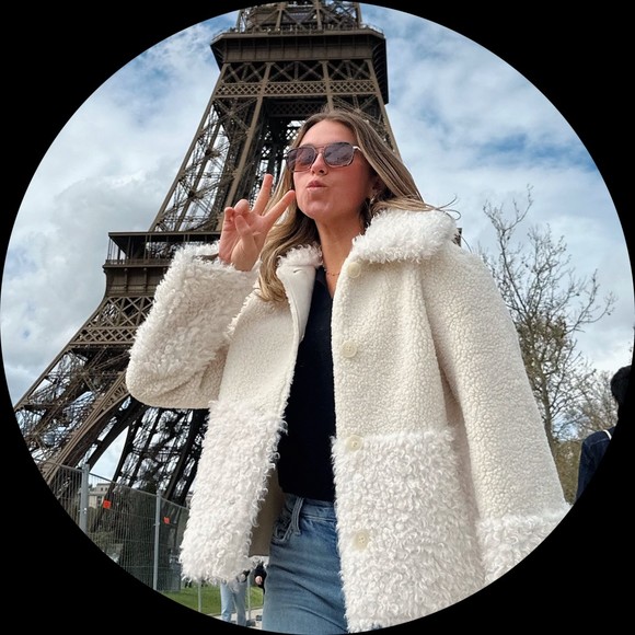 Meet your Posher, Camille - Picture 1 of 1